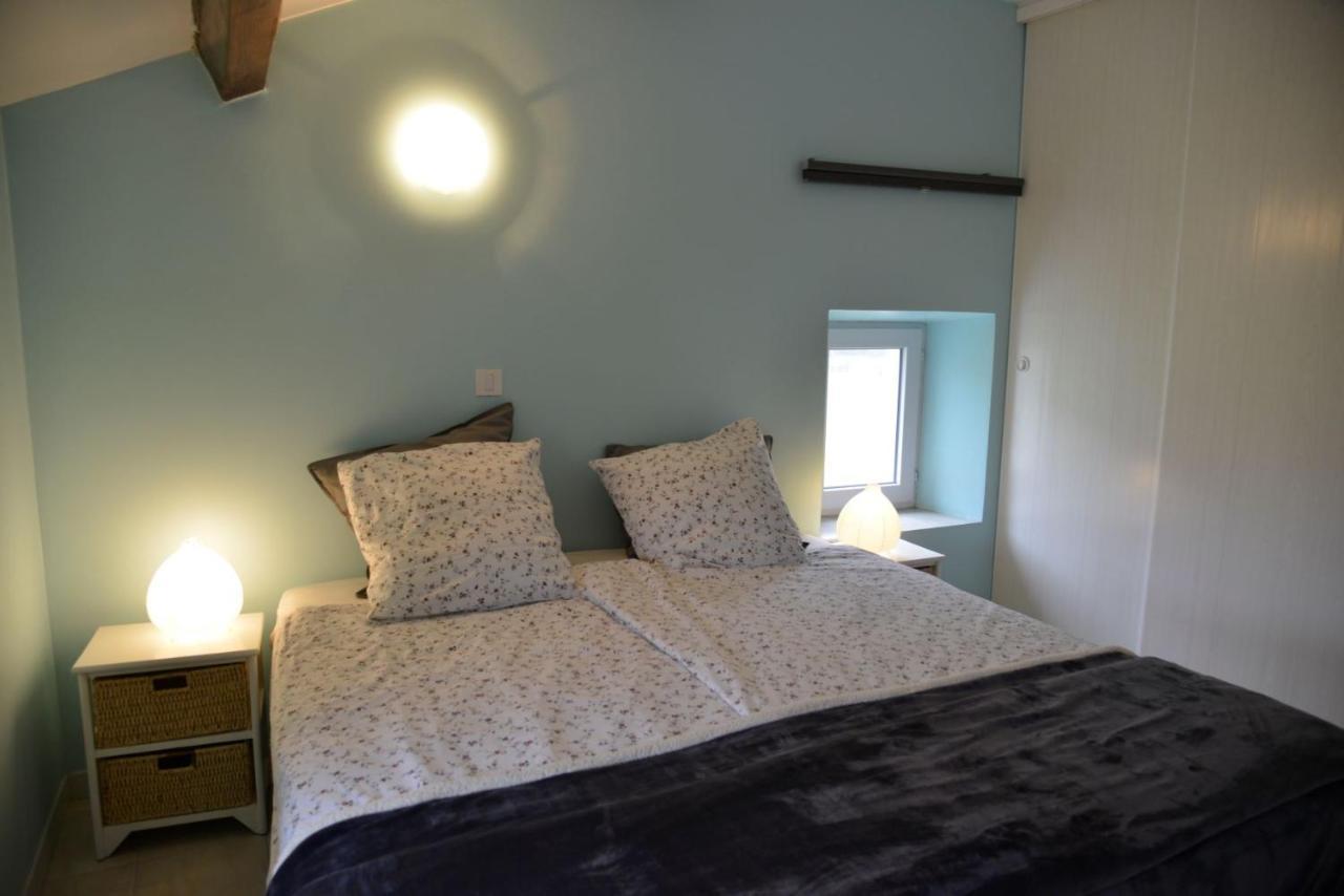 Au Grand Bonheur Bed & Breakfast Besseges Luaran gambar