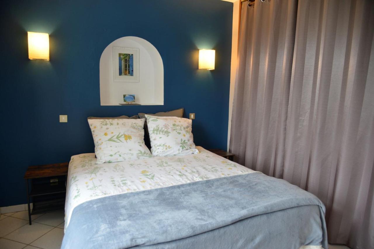 Au Grand Bonheur Bed & Breakfast Besseges Luaran gambar