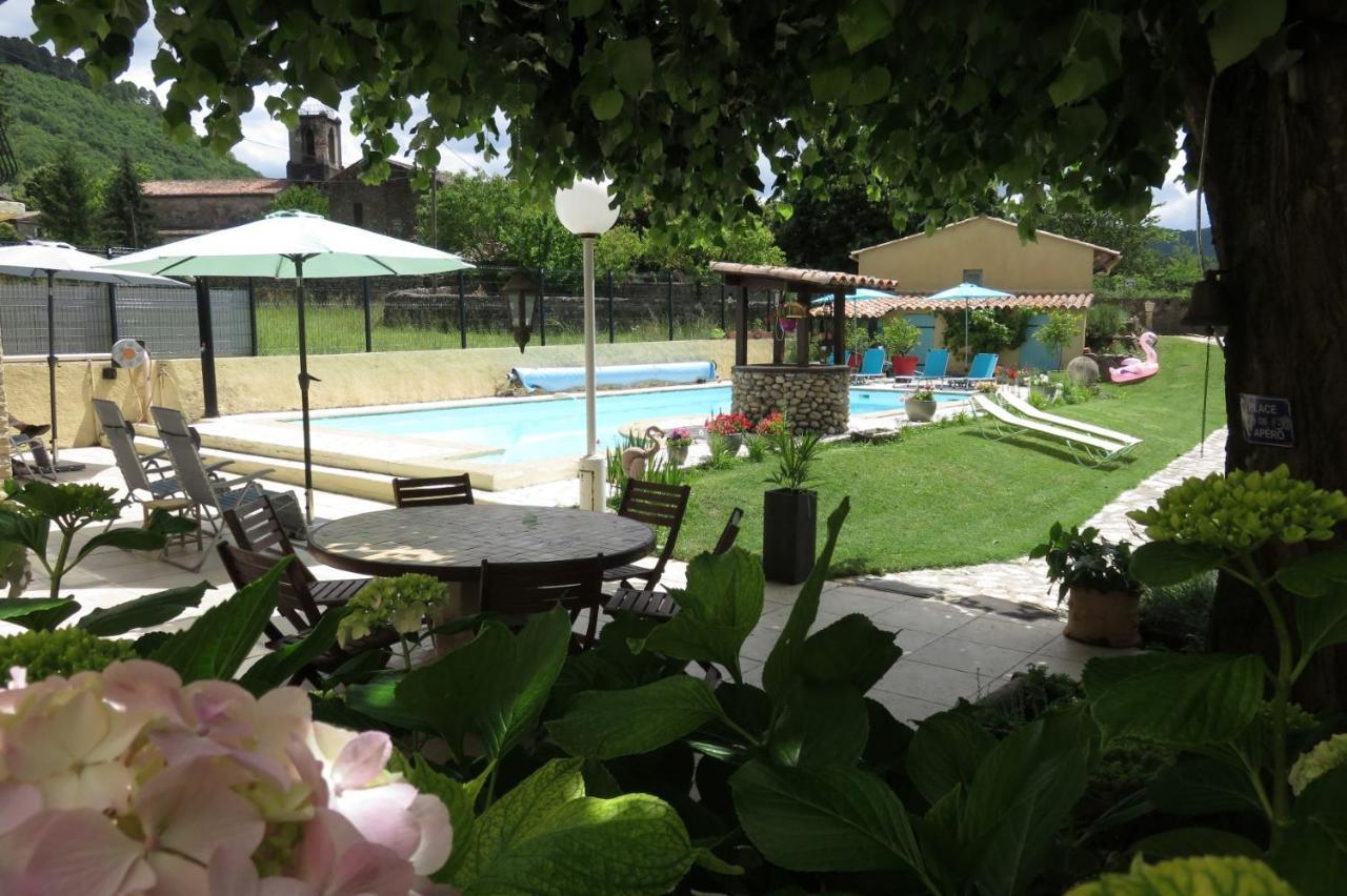 Au Grand Bonheur Bed & Breakfast Besseges Luaran gambar