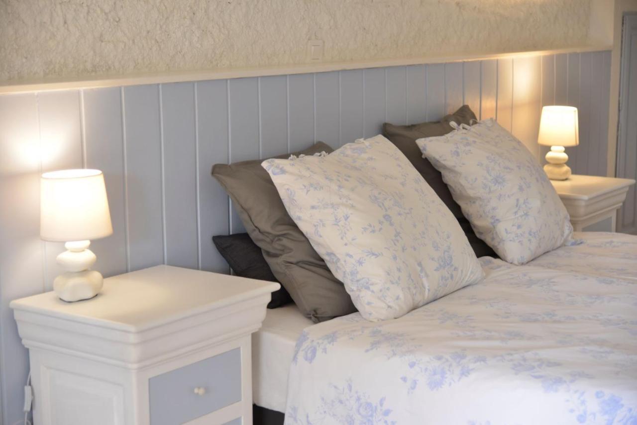 Au Grand Bonheur Bed & Breakfast Besseges Luaran gambar