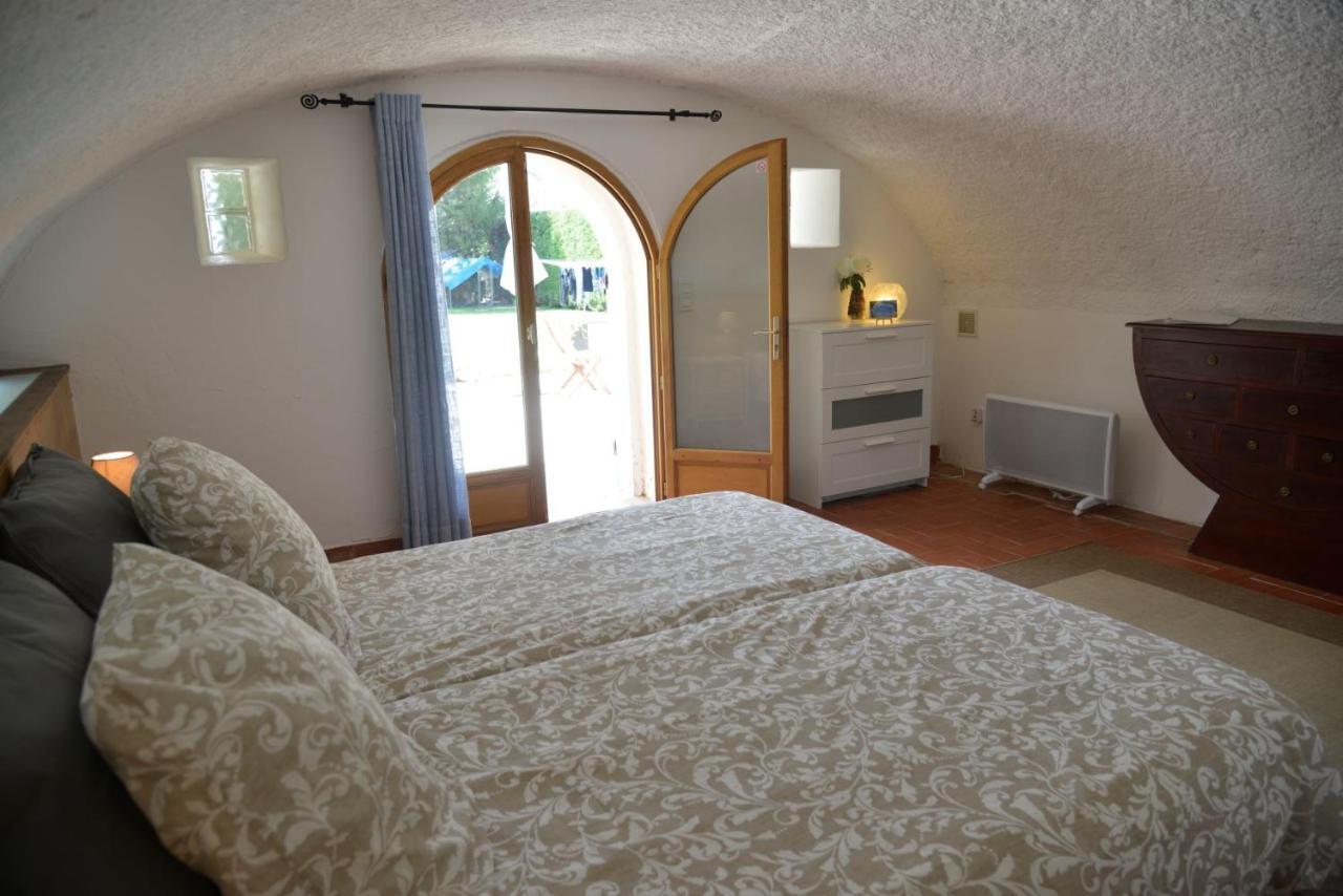 Au Grand Bonheur Bed & Breakfast Besseges Luaran gambar