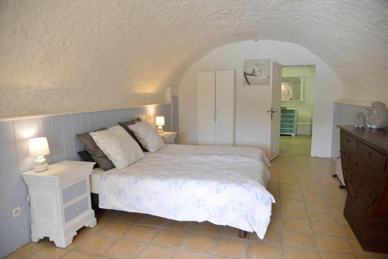 Au Grand Bonheur Bed & Breakfast Besseges Luaran gambar