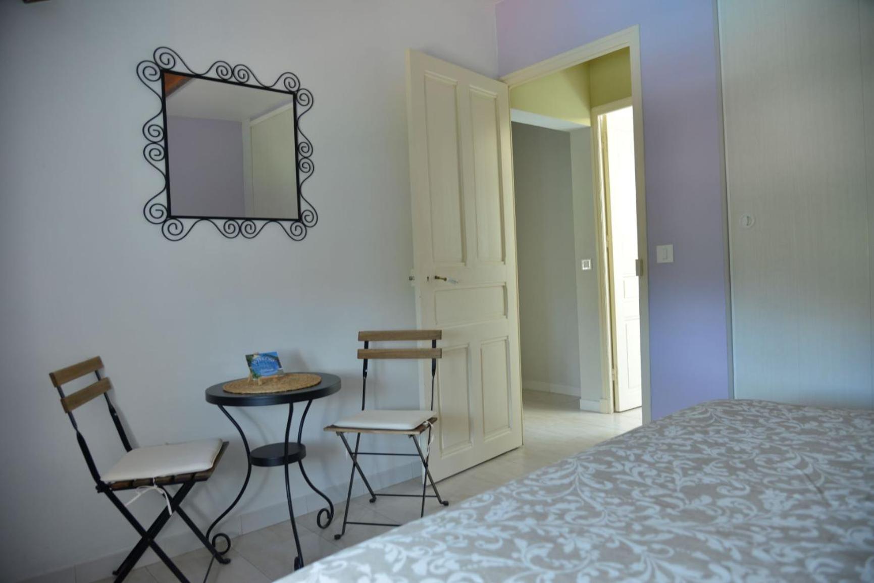 Au Grand Bonheur Bed & Breakfast Besseges Luaran gambar