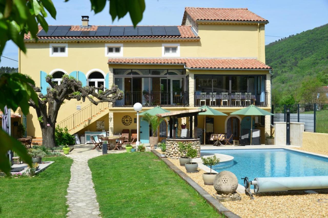 Au Grand Bonheur Bed & Breakfast Besseges Luaran gambar