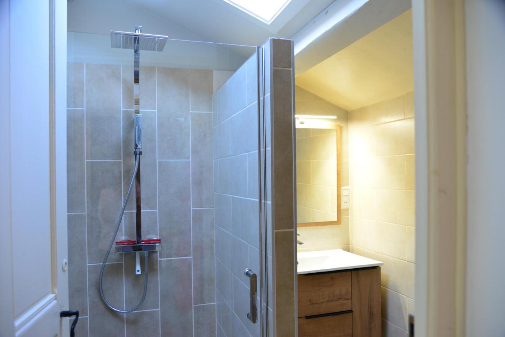 Au Grand Bonheur Bed & Breakfast Besseges Luaran gambar