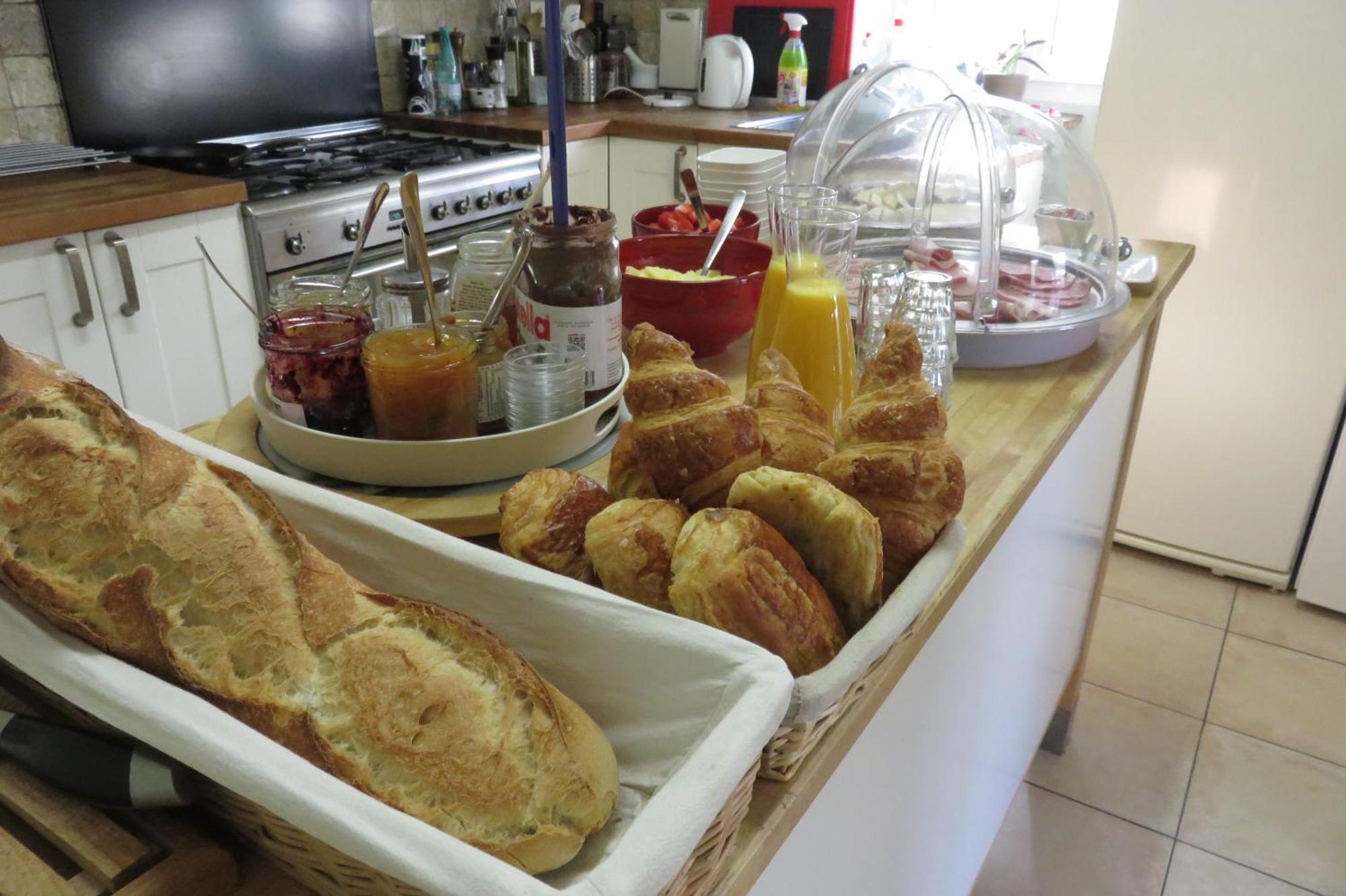 Au Grand Bonheur Bed & Breakfast Besseges Luaran gambar