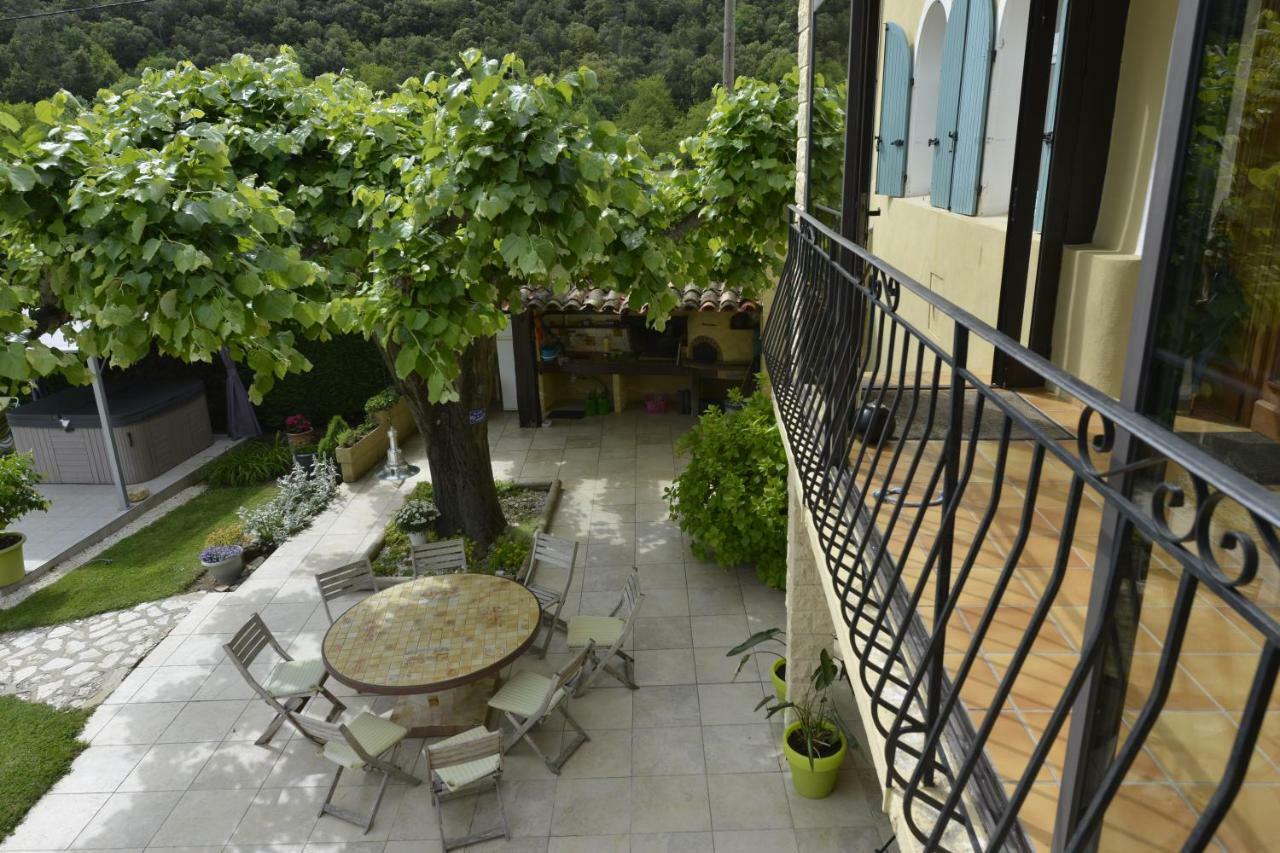 Au Grand Bonheur Bed & Breakfast Besseges Luaran gambar